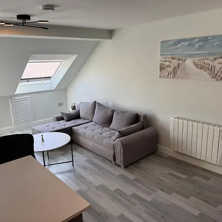 Lavish Town Centre Sky 70inch Tv Sleeps Up To 4 Great Location Filey
