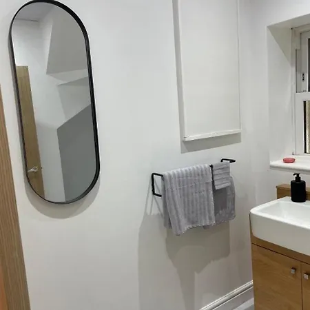 아파트 Lavish Town Centre Sky 70inch Tv Sleeps Up To 4 Great Location *