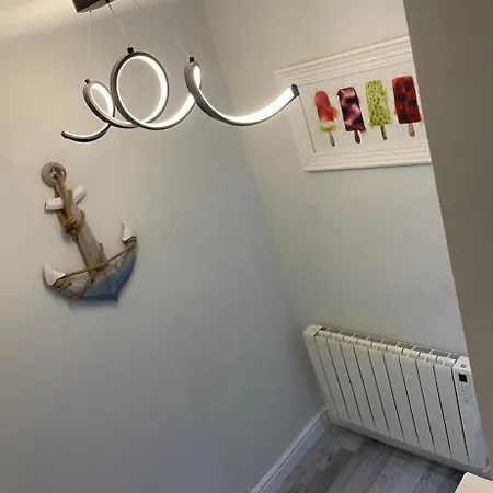 Lavish Town Centre Sky 70inch Tv Sleeps Up To 4 Great Location Lägenhet Filey