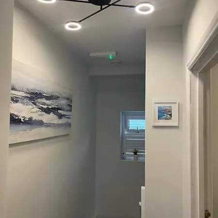 Lavish Town Centre Sky 70inch Tv Sleeps Up To 4 Great Location